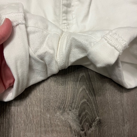 Women's Liz Lange Maternity White Jean Shorts- Size Medium- Pre-owned - Picture 2 of 4